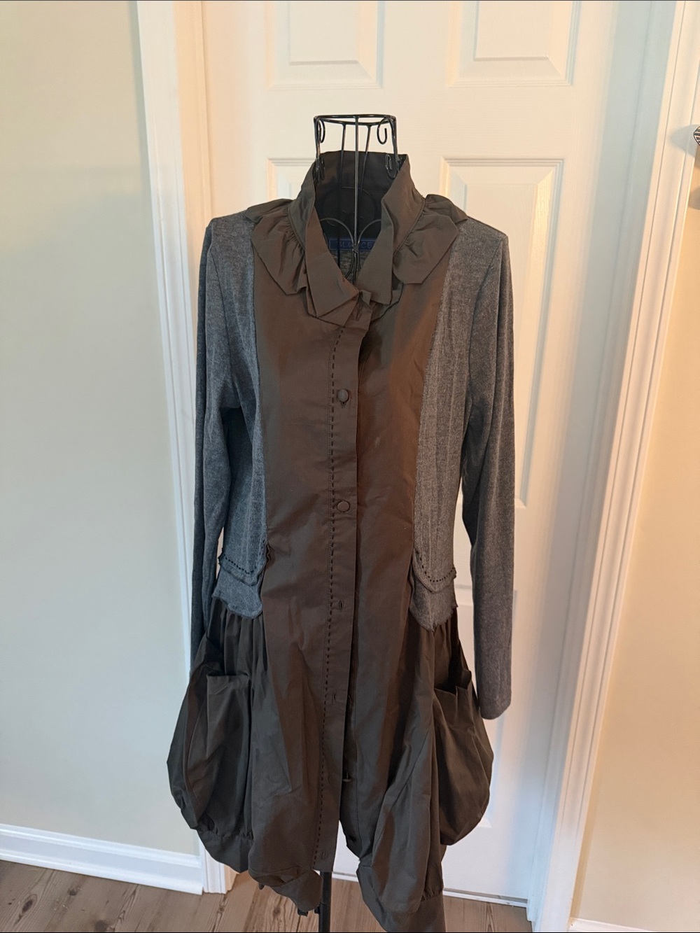 Two-Tone Ruffle Collar Bomber Jacket - Gray & Brown